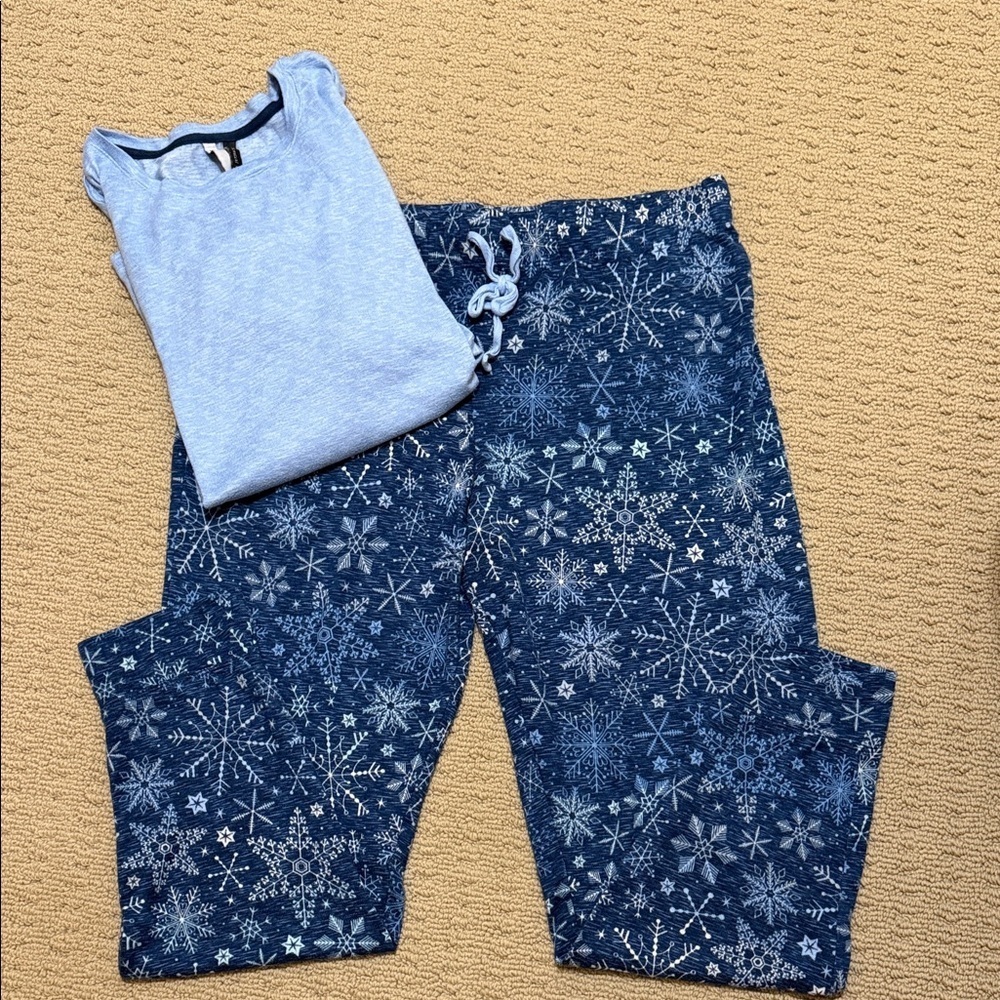 Jaclyn Intimates Blue Snowflake Long Woman’s Pajama Set, Size Large. - Picture 1 of 14